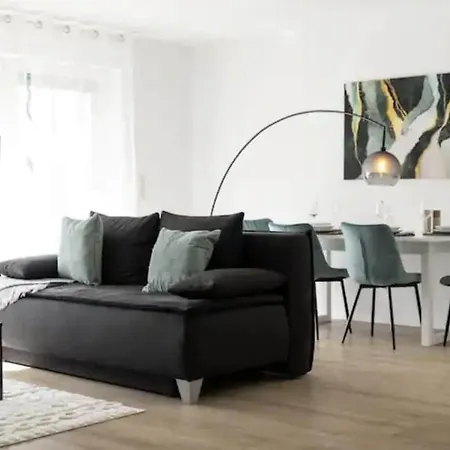 شقة Naehe Arena Mit Balkon Und Tiefgarage Fuer 4 Personen Zentral غيلسنكيرشن