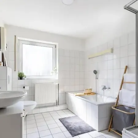 Naehe Arena Mit Balkon Und Tiefgarage Fuer 4 Personen Zentral شقة *