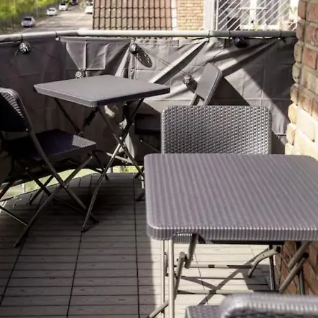 Naehe Arena Mit Balkon Und Tiefgarage Fuer 4 Personen Zentral * غيلسنكيرشن
